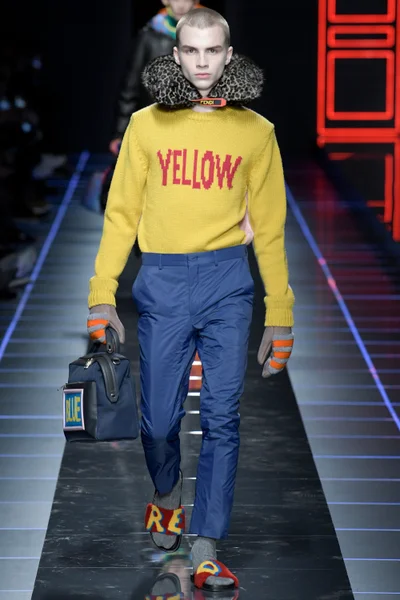 Look 48